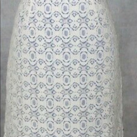 Blue and ivory laced skirt - Picture 2 of 5